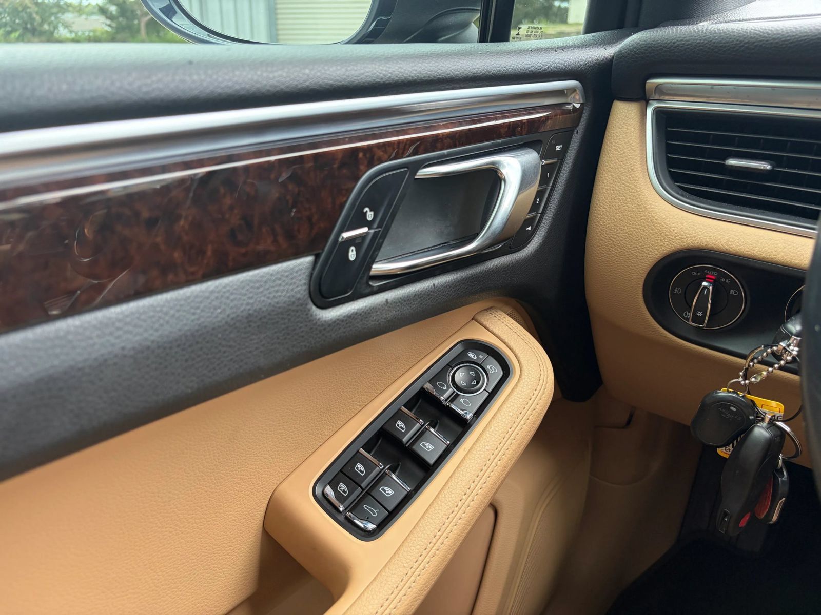 Used 2017 Porsche Macan S AWD/4WD image 46