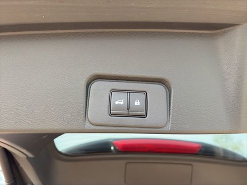 Certified 2024 Nissan Rogue SL w/ SL Premium Package FWD image 10