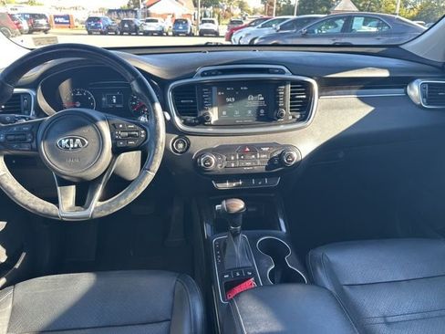 Used 2017 Kia Sorento EX image 32