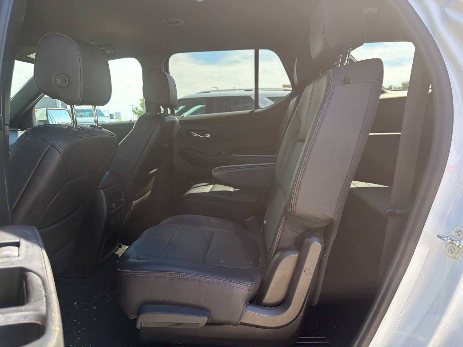 Used 2024 Chevrolet Traverse RS FWD image 18