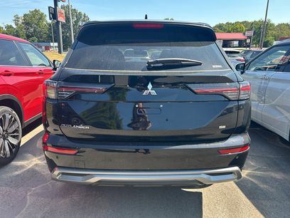 New 2025 Mitsubishi Outlander SE