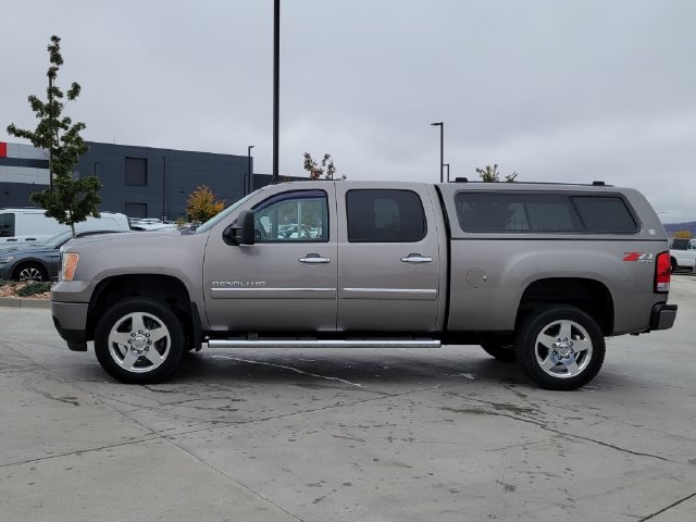 Used 2012 GMC Sierra 2500 Denali w/ Suspension Package, Off-Road AWD/4WD image 2