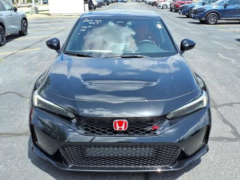 Used 2024 Honda Civic Type R image 2