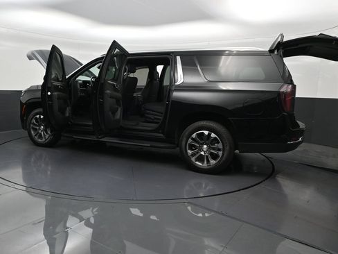 Used 2026 Chevrolet Suburban LS RWD image 36