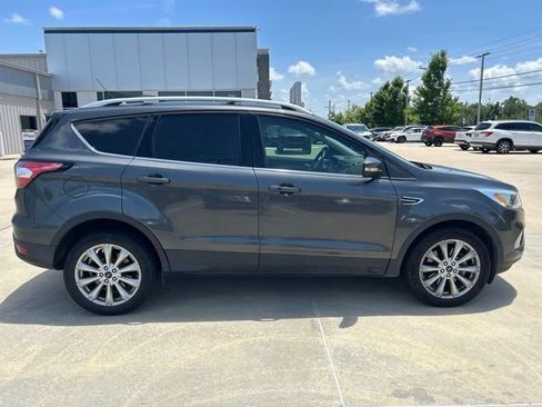 Used 2018 Ford Escape Titanium AWD/4WD image 3