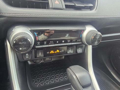 Used 2024 Toyota RAV4 XLE w/ Convenience Package image 23