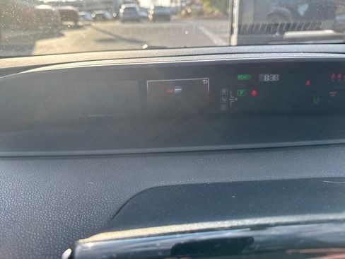 Used 2018 Toyota Prius Four image 21