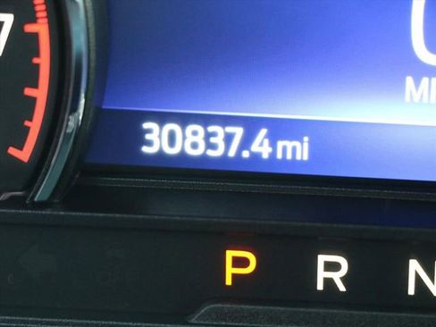 Used 2022 Ford Explorer XLT w/ Equipment Group 202A image 32