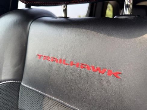 Used 2017 Jeep Grand Cherokee Trailhawk AWD/4WD image 37