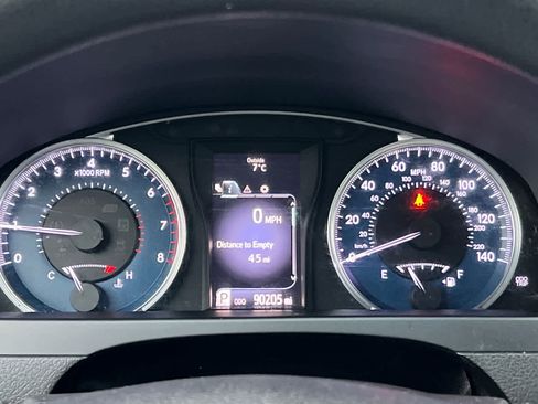 Used 2016 Toyota Camry LE image 25