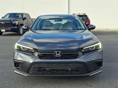 Used 2022 Honda Civic LX image 2