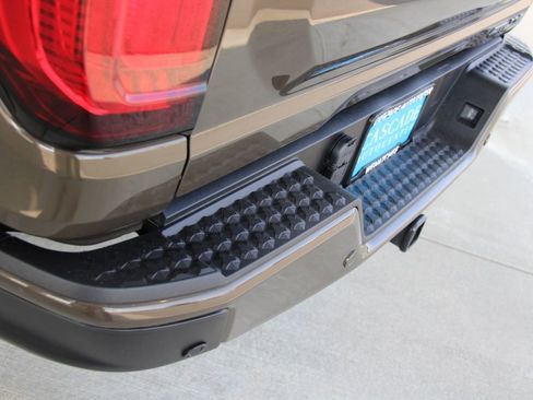 Certified 2024 GMC Canyon AT4X image 13