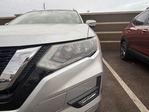 Used 2017 Nissan Rogue SV w/ SV Premium Package FWD image 8