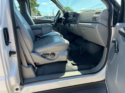 Used 2005 Ford F250 XLT AWD/4WD image 18