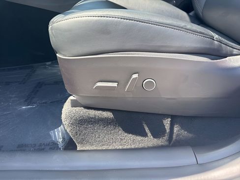 Used 2022 Tesla Model Y Performance AWD/4WD image 10