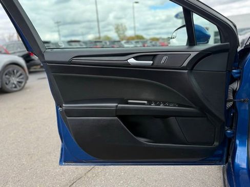 Used 2018 Ford Fusion SE w/ Equipment Group 201A image 11