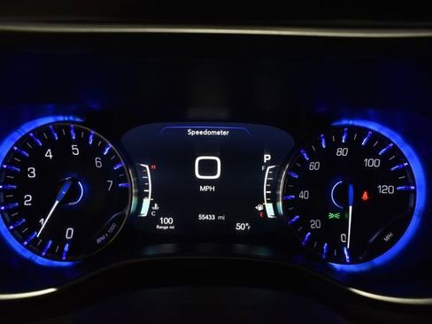 Used 2023 Chrysler Pacifica Touring-L FWD image 26