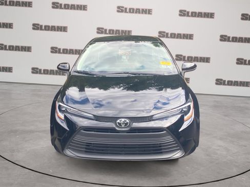 Used 2024 Toyota Corolla LE FWD image 3