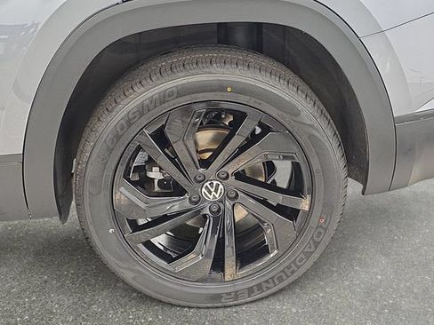 Used 2023 Volkswagen Atlas SE w/ Black Wheel Package AWD/4WD image 32