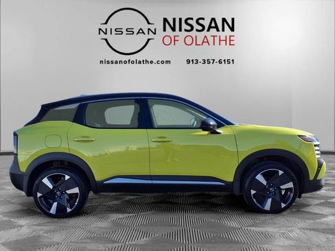 Certified 2025 Nissan Kicks SR image 28