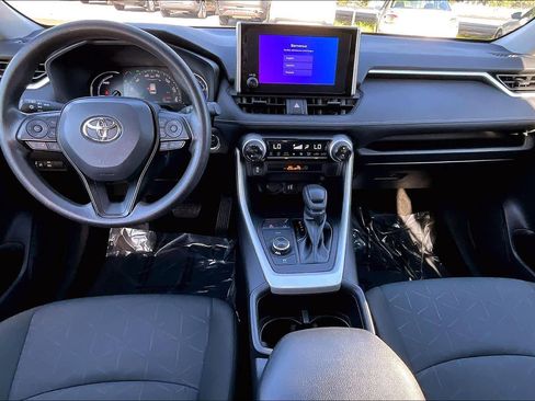 Used 2025 Toyota RAV4 XLE AWD/4WD image 15