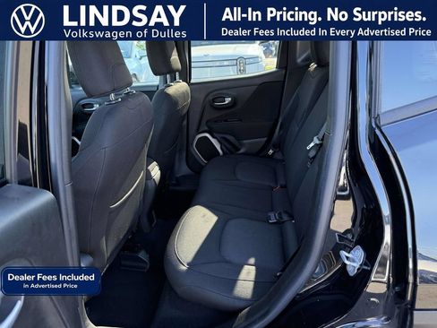 Used 2016 Jeep Renegade Latitude w/ Cold Weather Group FWD image 14