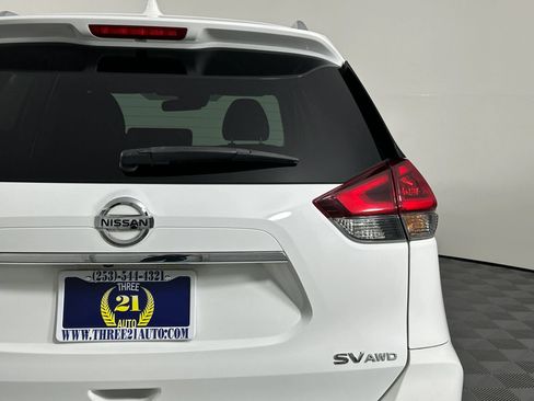 Used 2020 Nissan Rogue SV AWD/4WD image 11