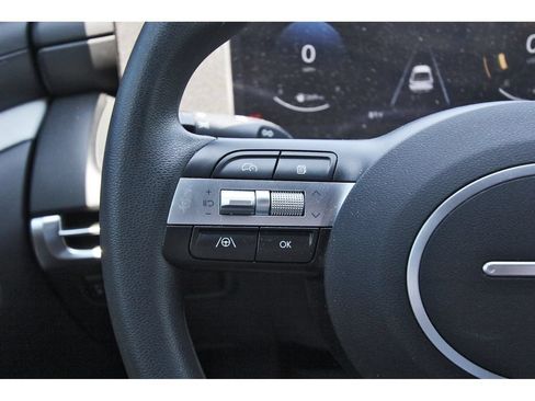 Certified 2025 Hyundai Santa Cruz SEL FWD image 18