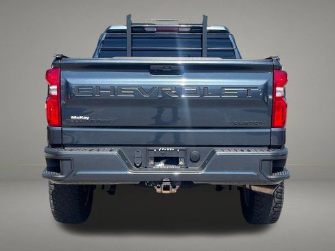 Used 2019 Chevrolet Silverado 1500 Custom w/ Custom Value Package AWD/4WD image 4
