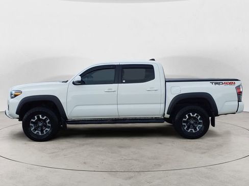 Certified 2022 Toyota Tacoma TRD Off-Road w/ Technology Package AWD/4WD image 2