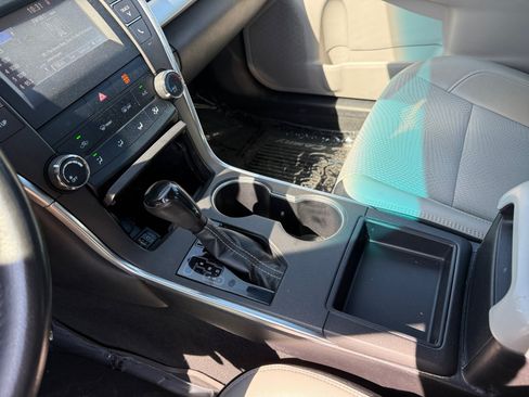 Used 2017 Toyota Camry SE FWD image 13