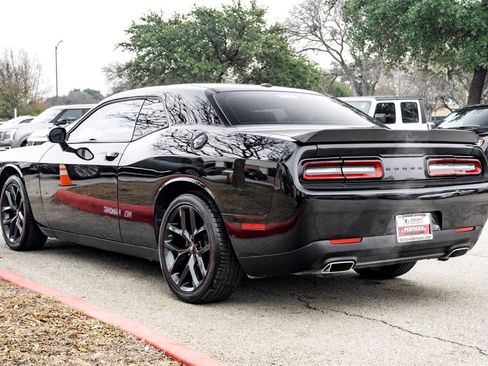 Used 2022 Dodge Challenger SXT w/ Blacktop Package image 7