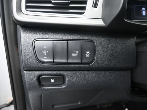 Used 2019 Kia Niro LX FWD image 21