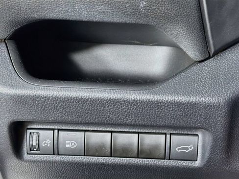Used 2022 Toyota RAV4 XLE w/ Convenience Package FWD image 15