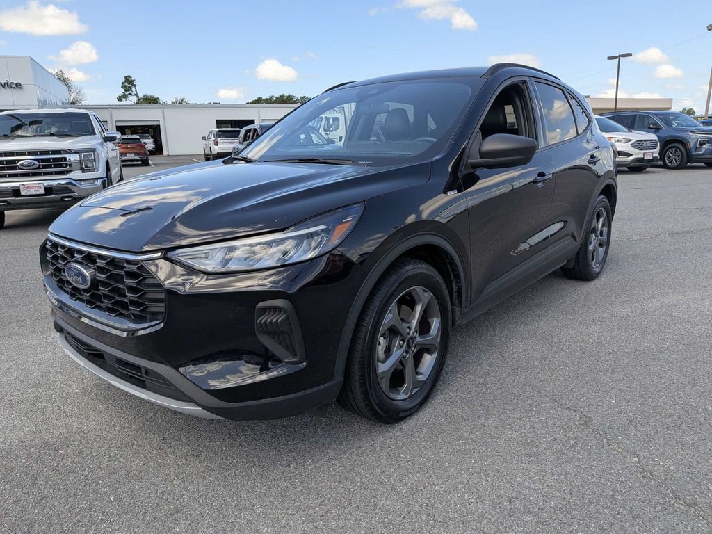 Used 2025 Ford Escape ST-Line FWD image 10