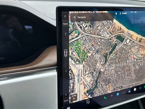 Used 2022 Tesla Model S image 26