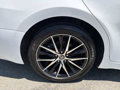 Used 2022 Toyota Camry SE w/ Convenience Package FWD image 17