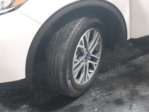 Used 2022 Ford Escape SEL image 32