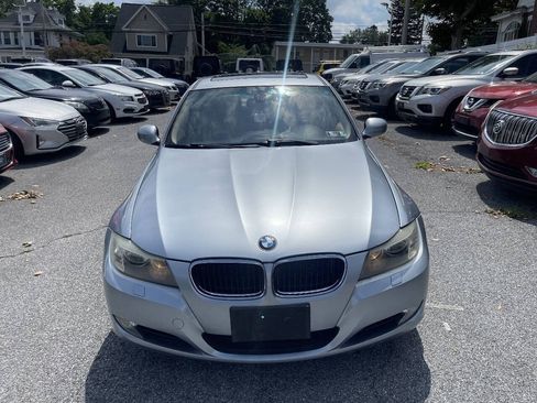 Used 2011 BMW 328i xDrive Sedan AWD/4WD image 2