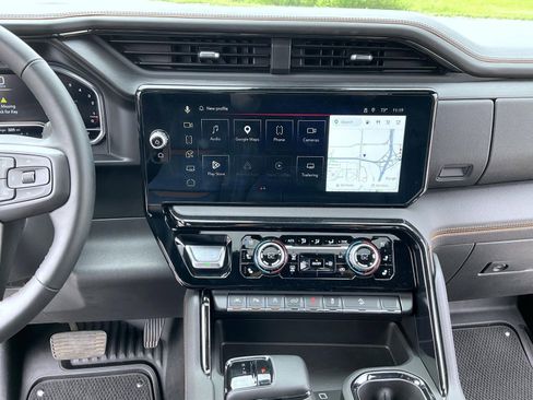 Certified 2025 GMC Sierra 1500 AT4 w/ AT4 Premium Package AWD/4WD image 13