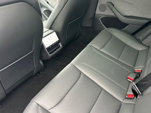 Used 2025 Tesla Model 3 image 4