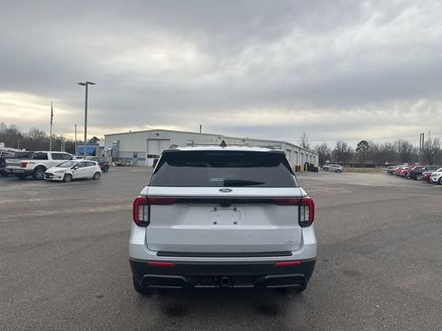New 2026 Ford Explorer ST-Line w/ ST-Line Street Pack image 4