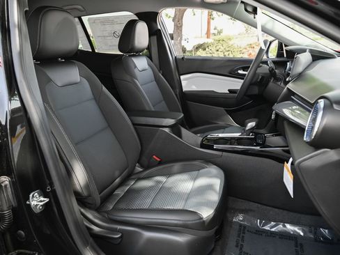 New 2026 Chevrolet Trax LT w/ LPO, Blackout Package image 33