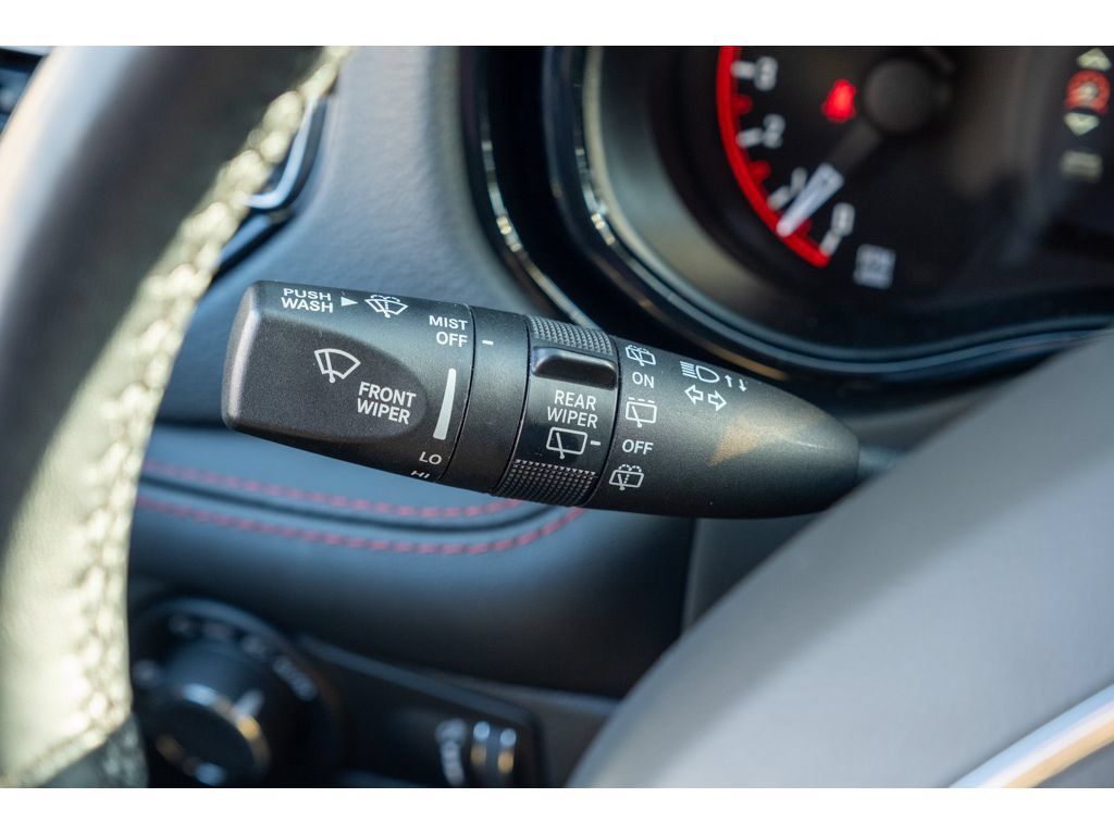 Used 2025 Dodge Durango GT RWD image 20