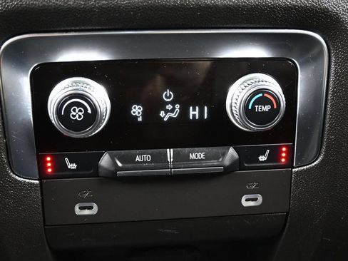 Used 2024 GMC Yukon Denali AWD/4WD image 22