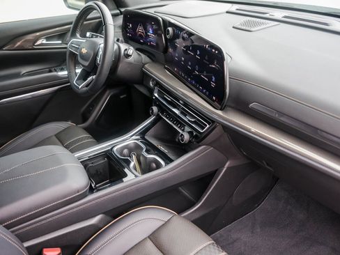 Used 2025 Chevrolet Traverse High Country image 29