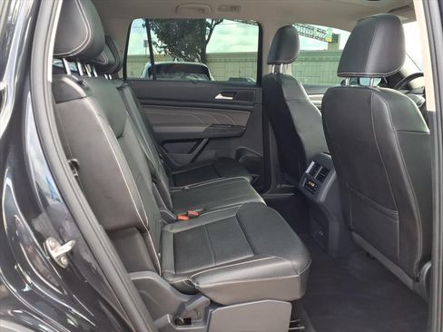 Used 2023 Volkswagen Atlas SEL AWD/4WD image 15
