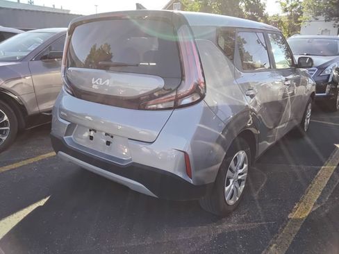 Used 2024 Kia Soul LX FWD image 7