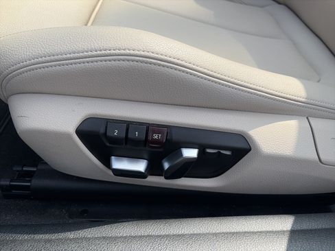 Used 2020 BMW 230i Convertible RWD image 16