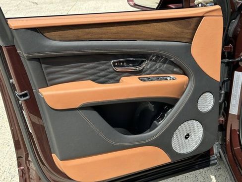 New 2024 Bentley Bentayga image 14